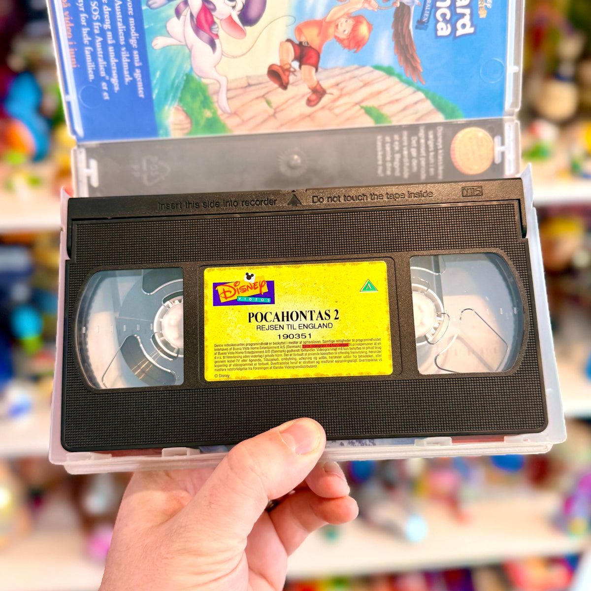 VHS: Pocahontas 2: Rejsen Til England (Disney, danish dub, 90s)