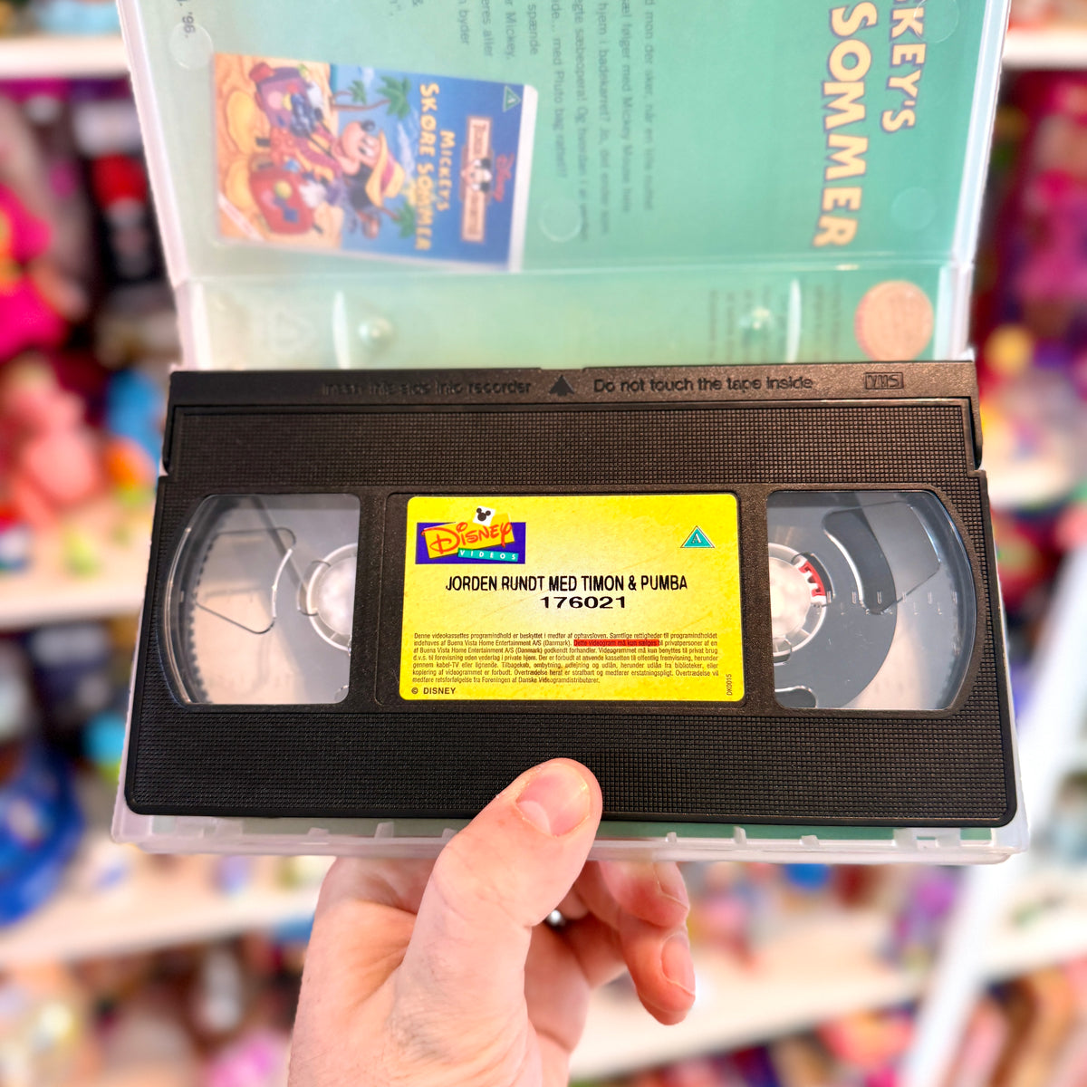 VHS: Jorden Rundt Med Timon og Pumba (Disney, danish dub, 90s)
