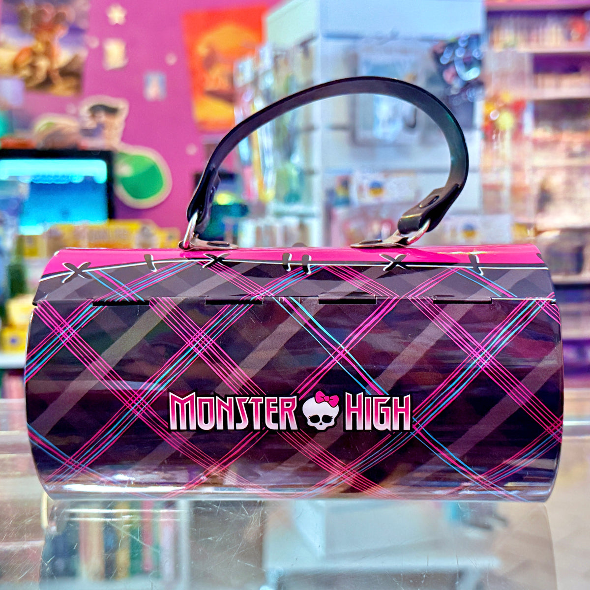 Monster High: Metal Tin Circular Case (The Tin Box Company, 2011)