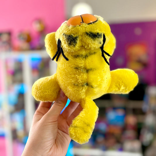 Bootleg Garfield Laying Down Plush (80s) - PopCultGang