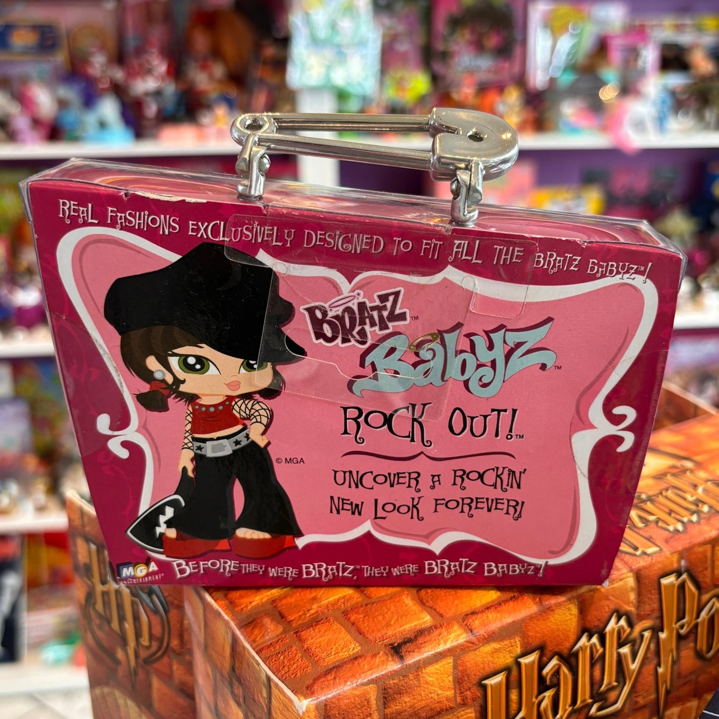 Bratz Babyz Fashion Pack - Rock Out / Punkz Style - PopCultGang