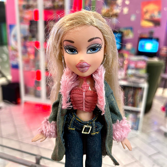 Bratz: Funk N Glow Cloe (2002) - PopCultGang
