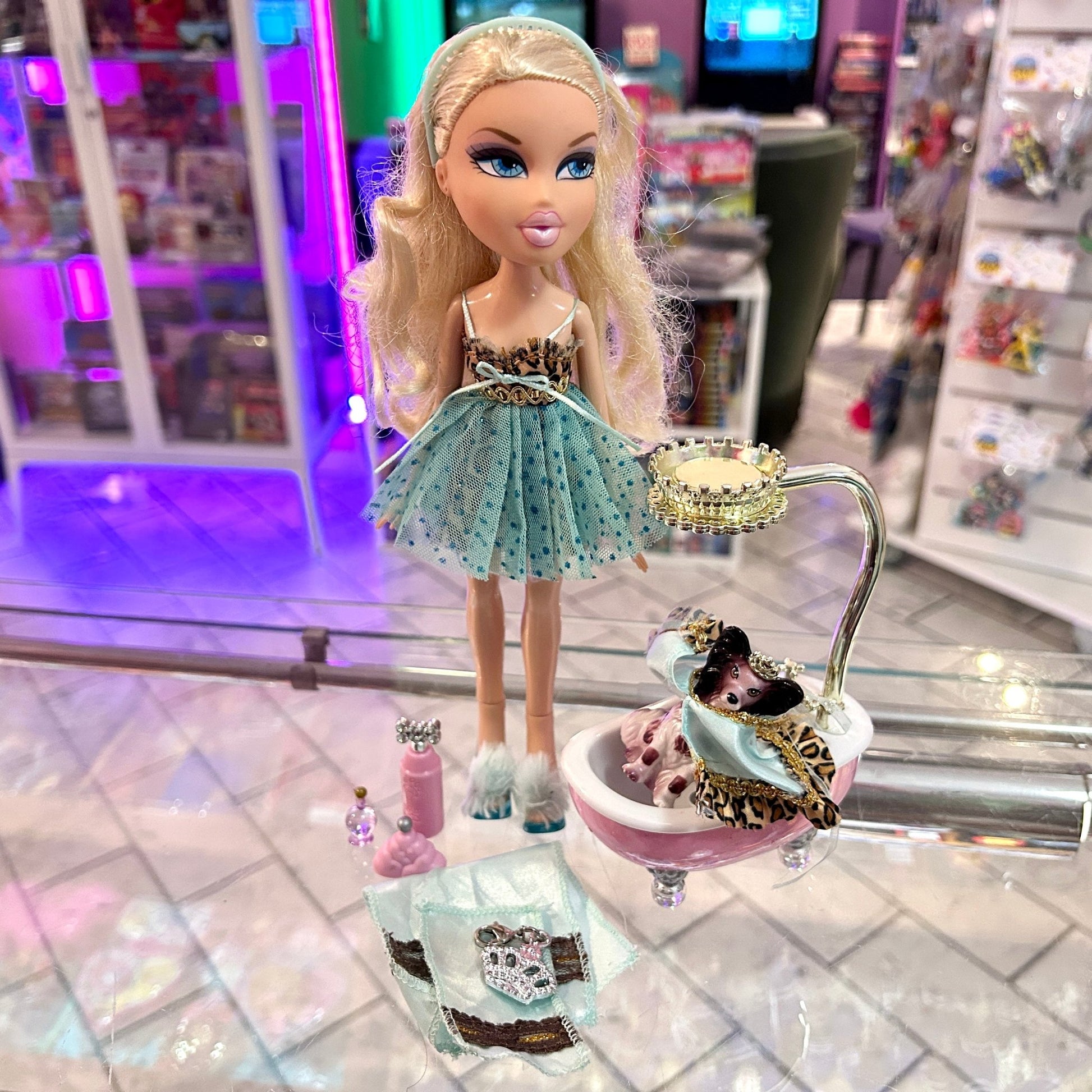 Bratz: Pampered Pupz Salon Style Cloe (2007) - PopCultGang