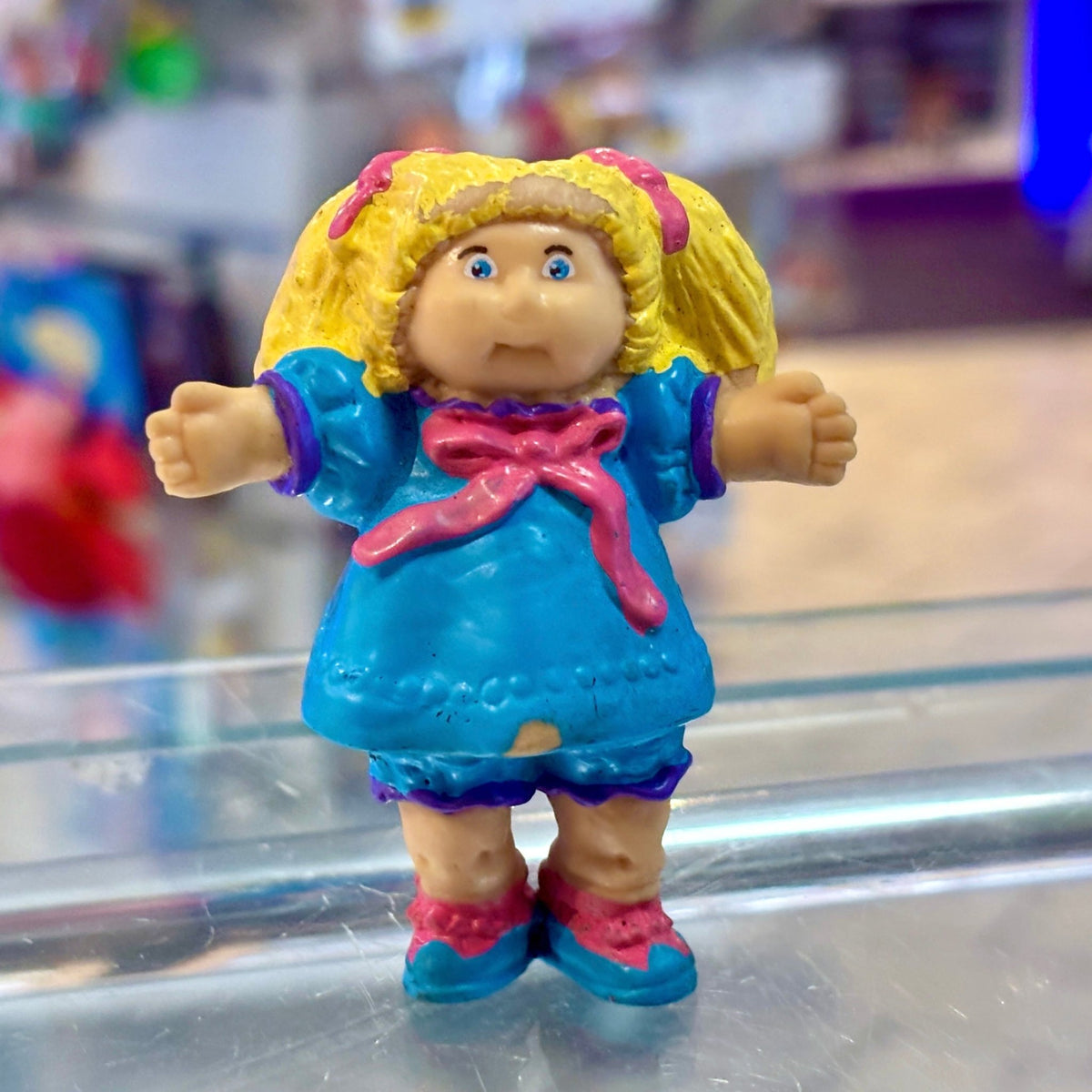 Cabbage Patch Kids: Blonde Girl Blue Dress PVC Figure (1984) - PopCultGang