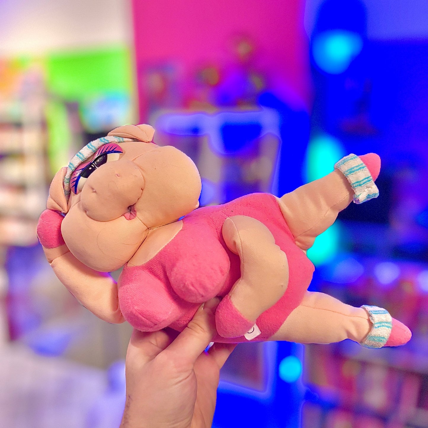 Fitness Pig Plush (80s) - PopCultGang