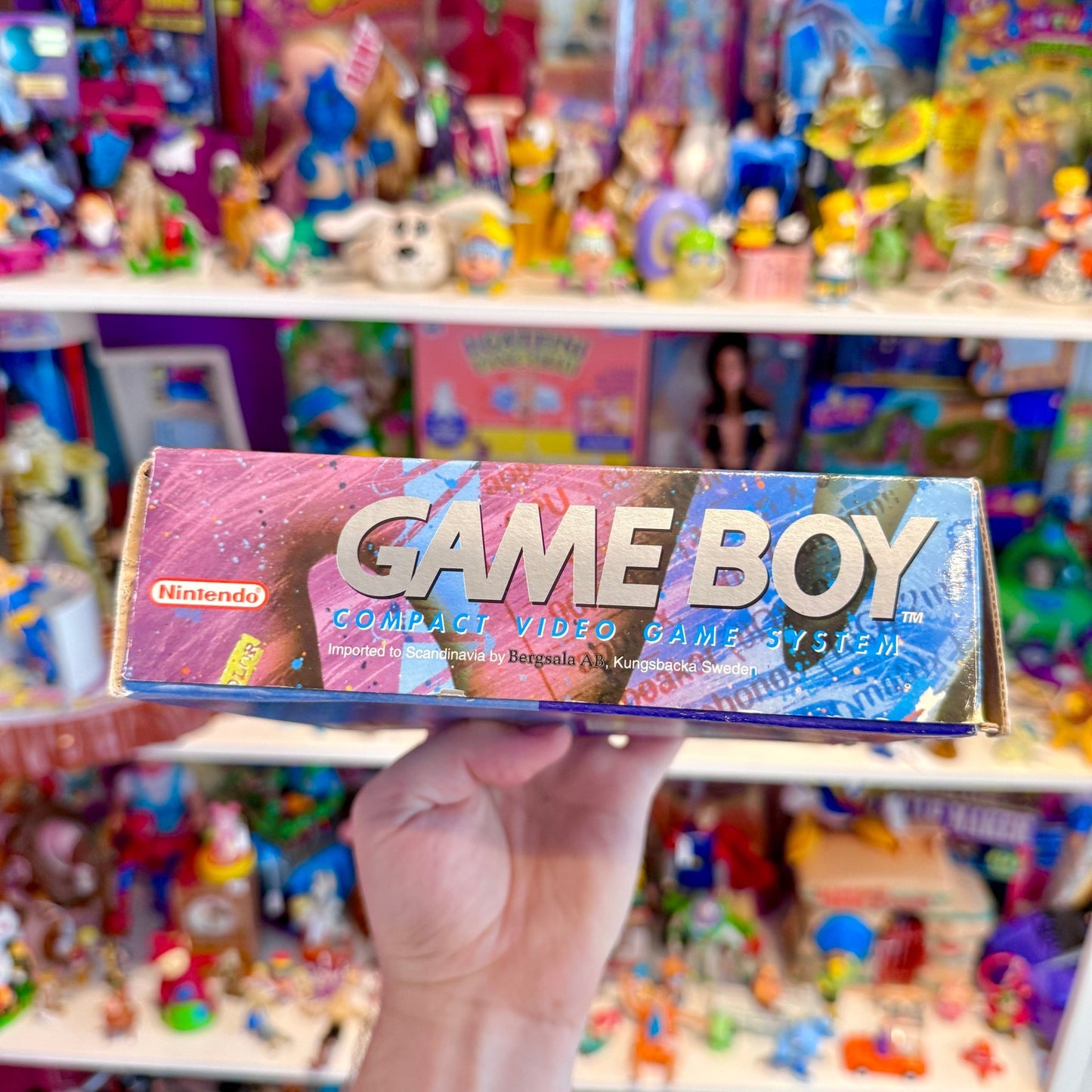 Gameboy: Play It Loud Blue (DMG - 01, complete in box, Bergsala, Nintendo) - PopCultGang