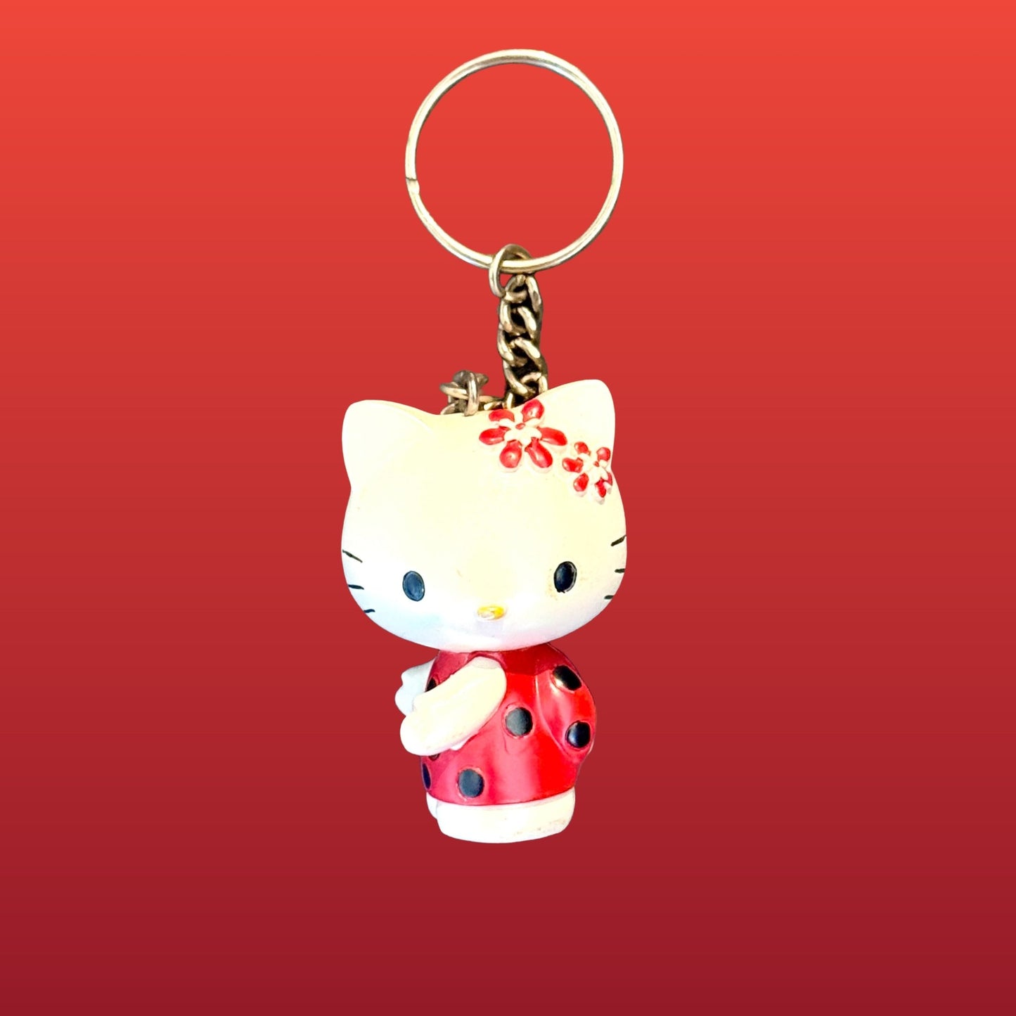 Hello Kitty: Ladybug Outfit Keychain (Sanrio) - PopCultGang