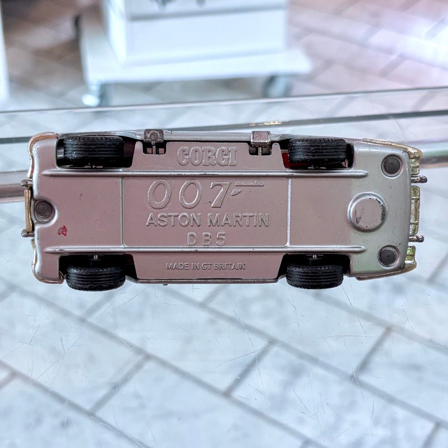 James Bond: Aston Martin DB86 Die-Cast Car - Corgi 270 (1960s) - PopCultGang