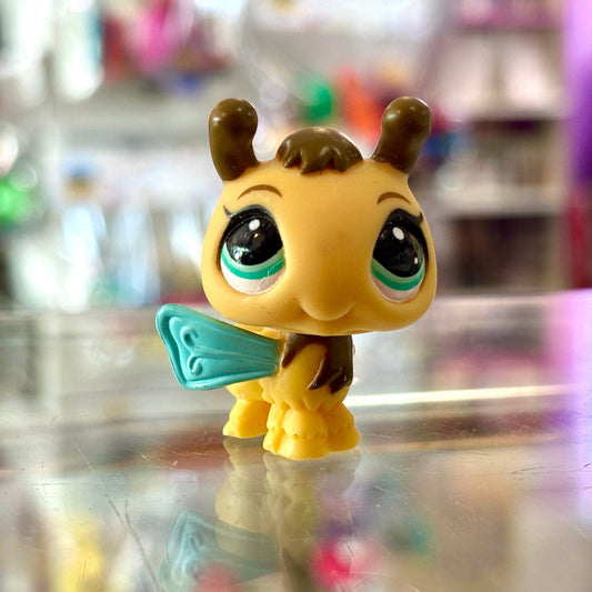 Littlest Pet Shop: 3576 Bee (2000s) - PopCultGang
