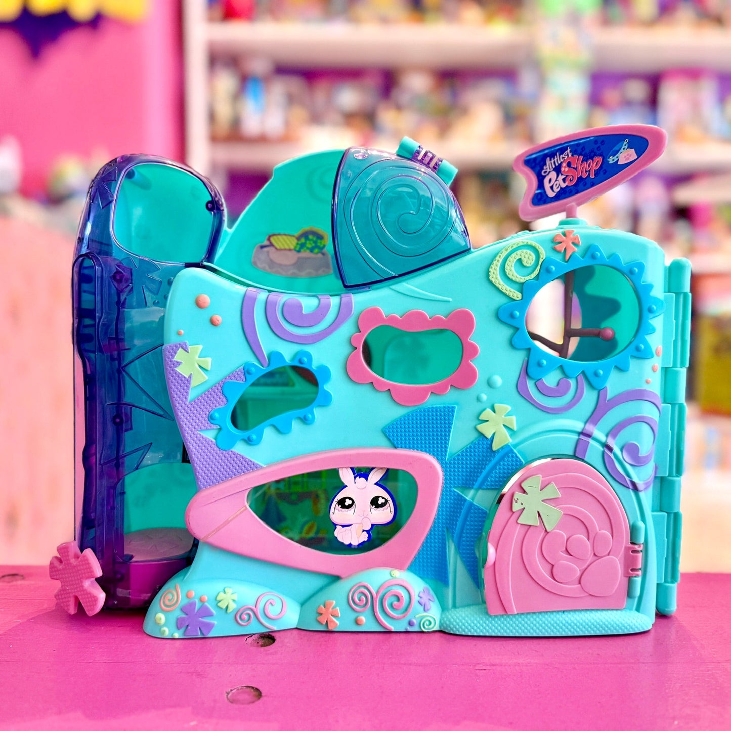 Littlest Pet Shop: Playful Paws Pet Daycare Playset (2000s) - PopCultGang