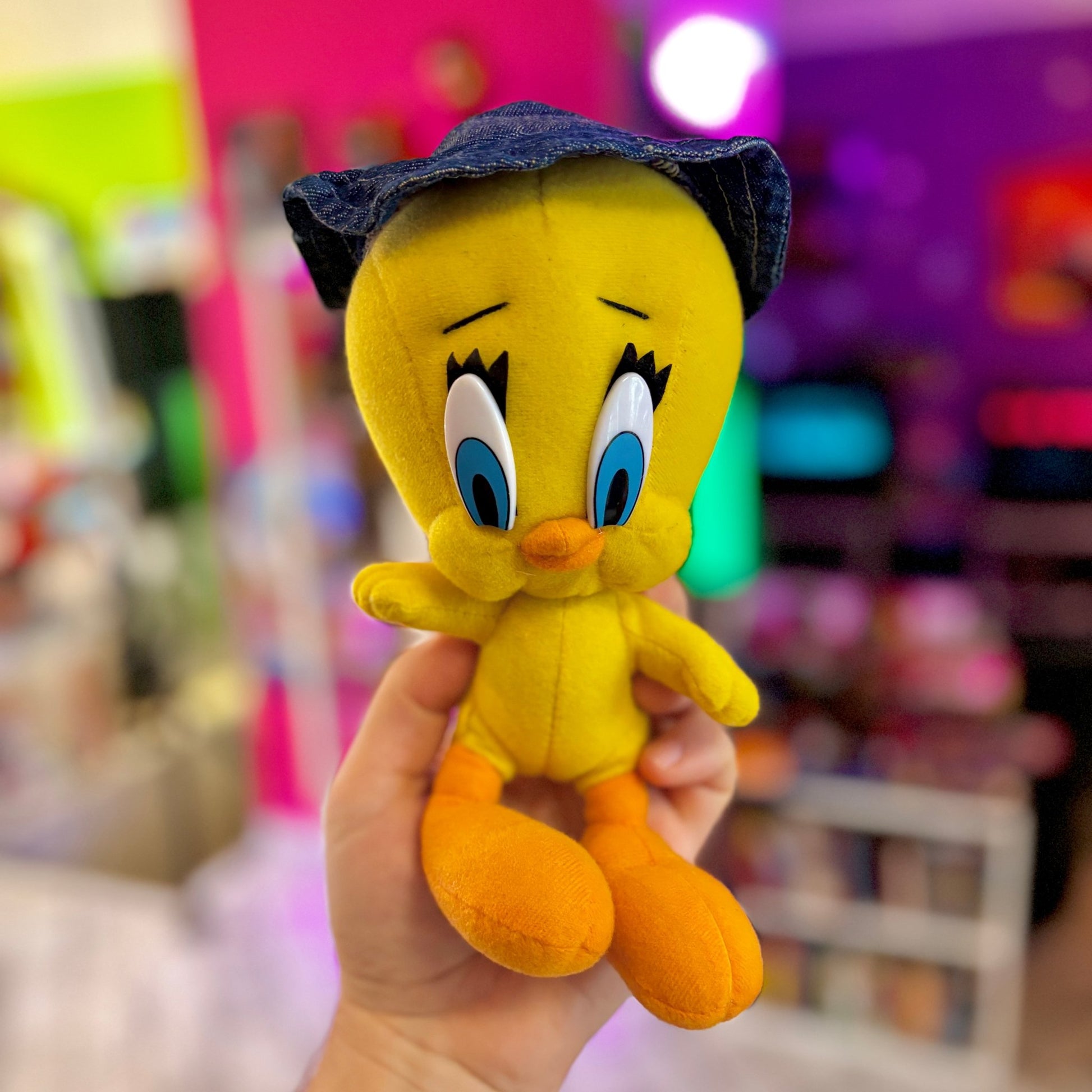 Looney Tunes: Y2K Tweety Bucket Hat (90s) - PopCultGang