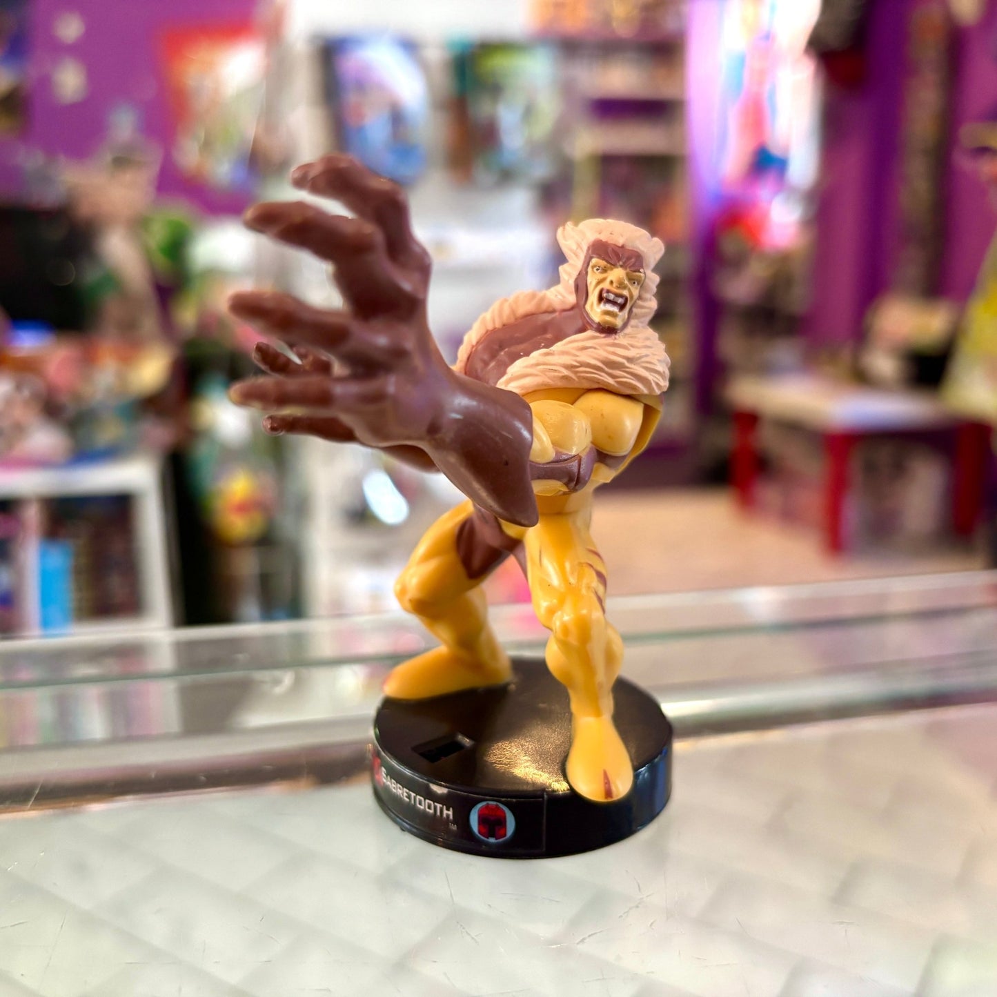 Marvel Attacktix - Sabretooth Figure (Hasbro, 2006) - PopCultGang