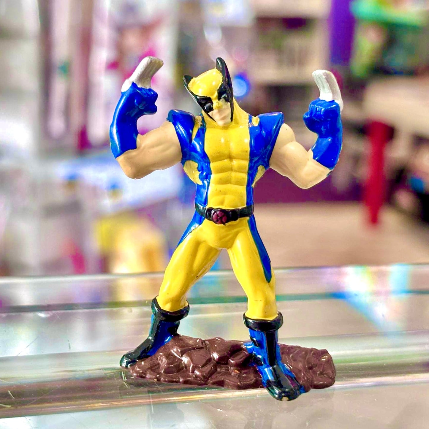 Marvel Zizzle Zizzlingers: Wolverine PVC Figure (2002) - PopCultGang