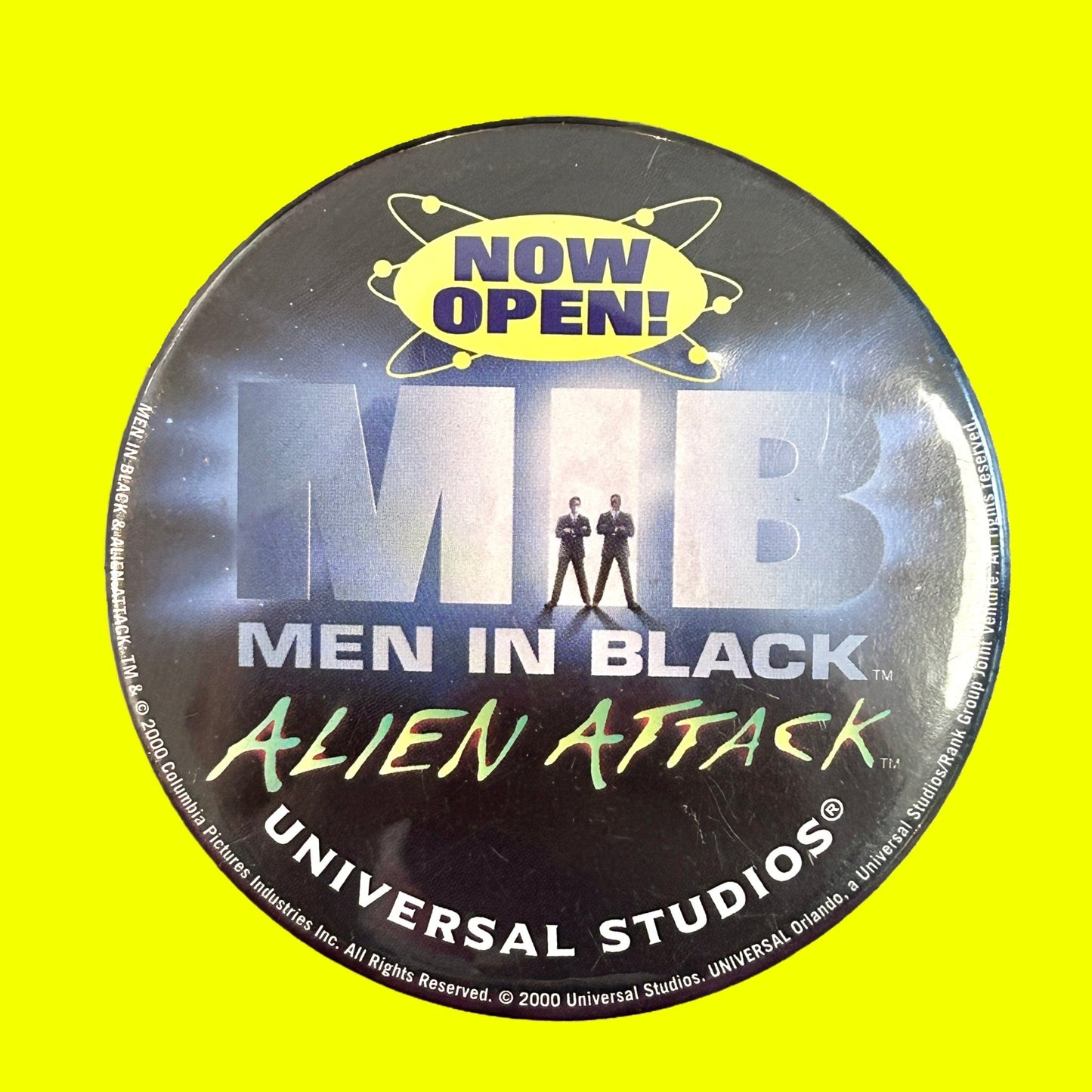 Men In Black Alien Attack Promotional Button Pin Badge (2000) - PopCultGang