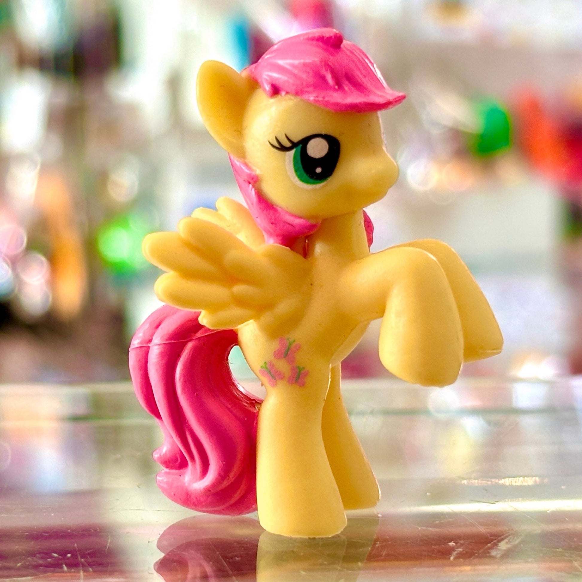 My Little Pony Mystery Minis (G4, 2010s): Fluttershy V1 5cm Figure - PopCultGang