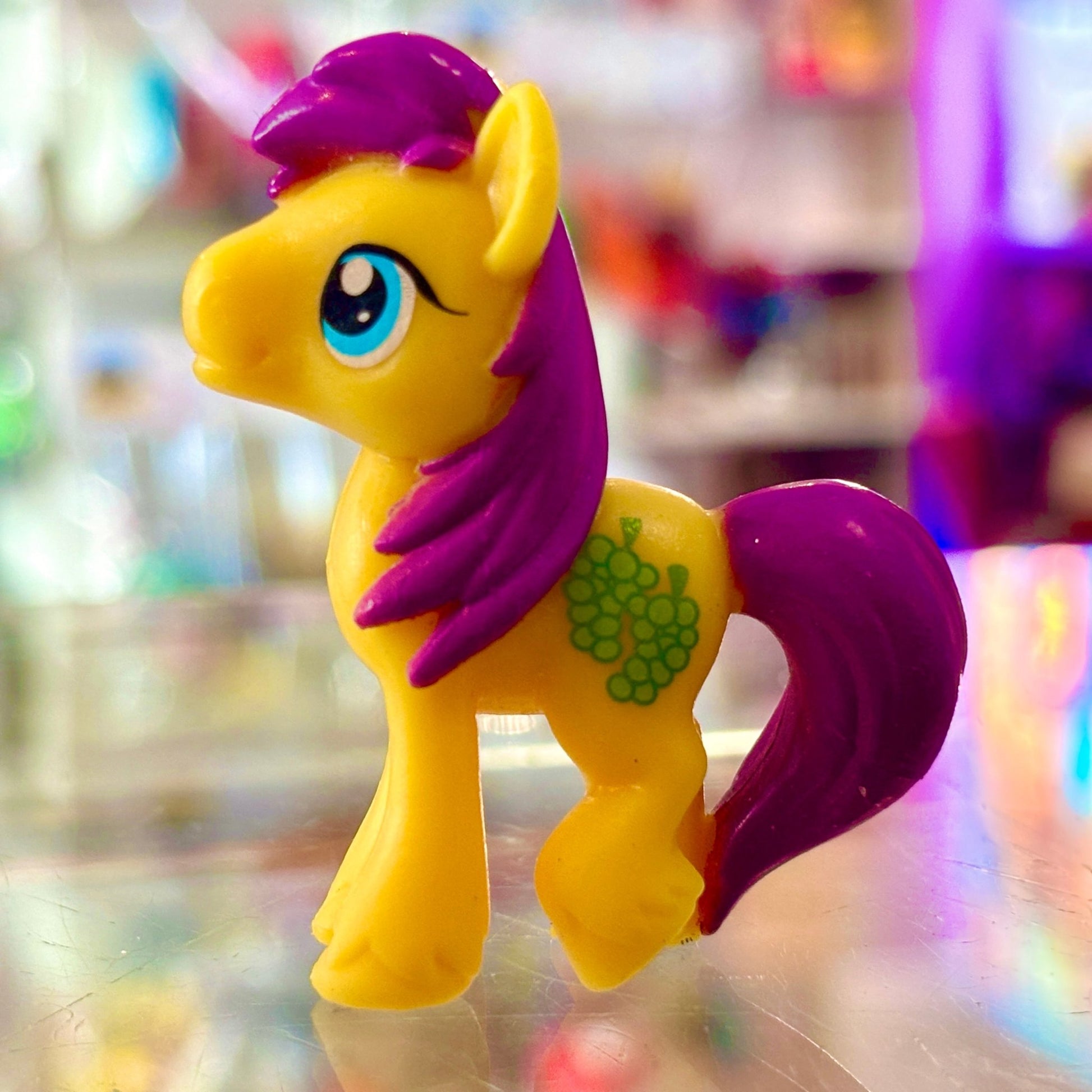 My Little Pony Mystery Minis (G4, 2010s): Goldengrape 5cm Figure - PopCultGang
