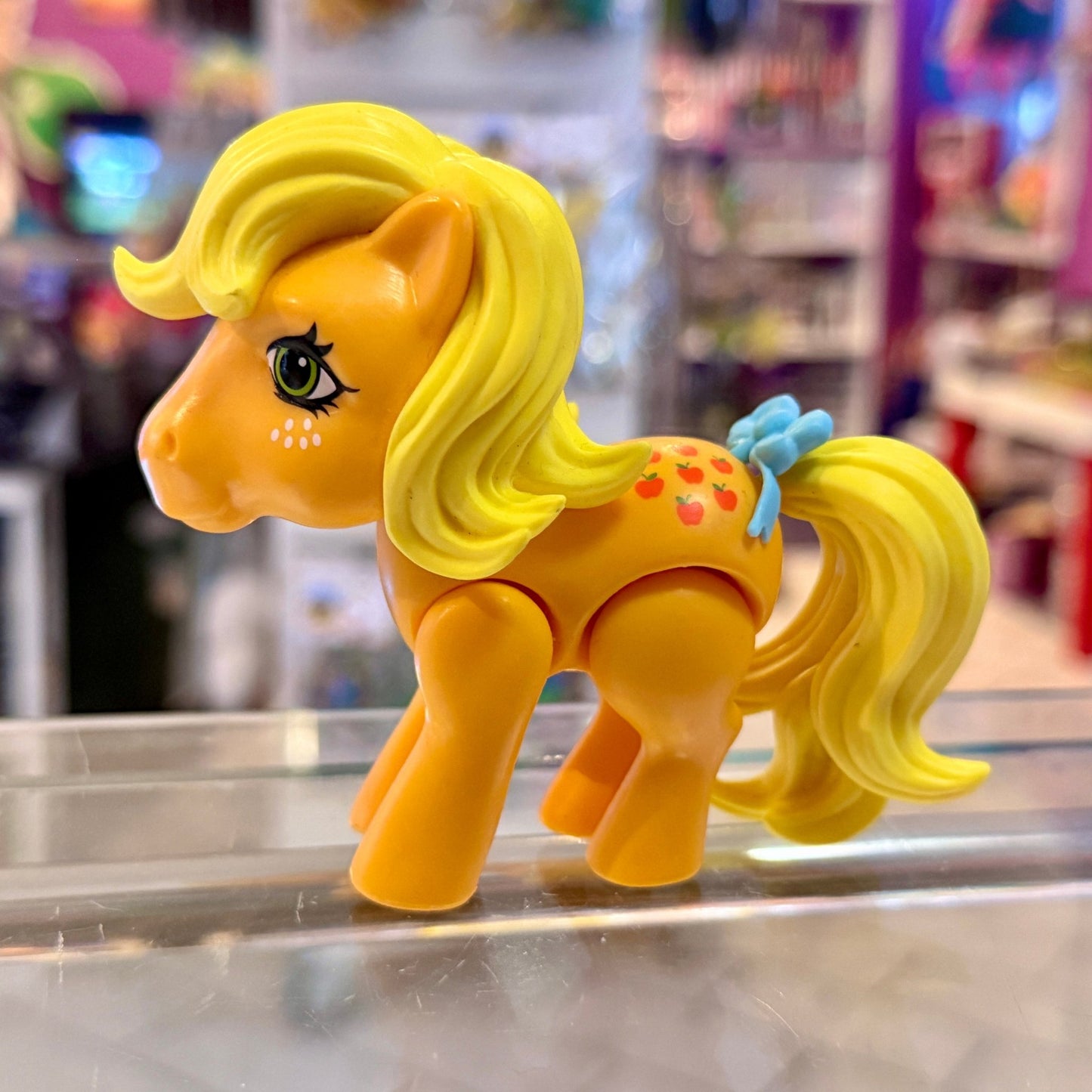 My Little Pony: The Loyal Subjects - Applejack Articulated Vinyl Figure (G4, 2010s): Transparent Glitter Peachy Sweet 5cm Figure - PopCultGang