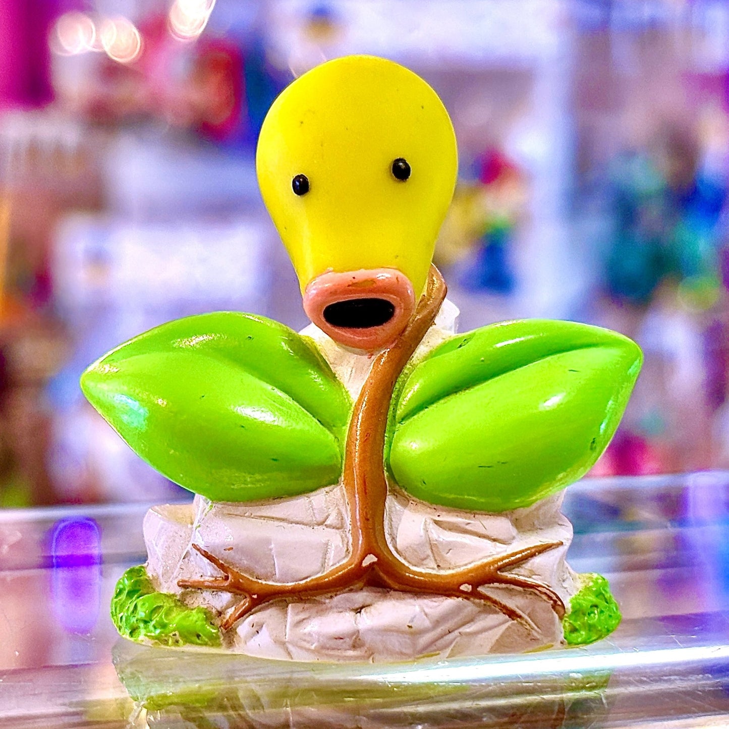 Pokemon: Bellsprout Finger Puppet Figure (Bandai, 1997) - PopCultGang
