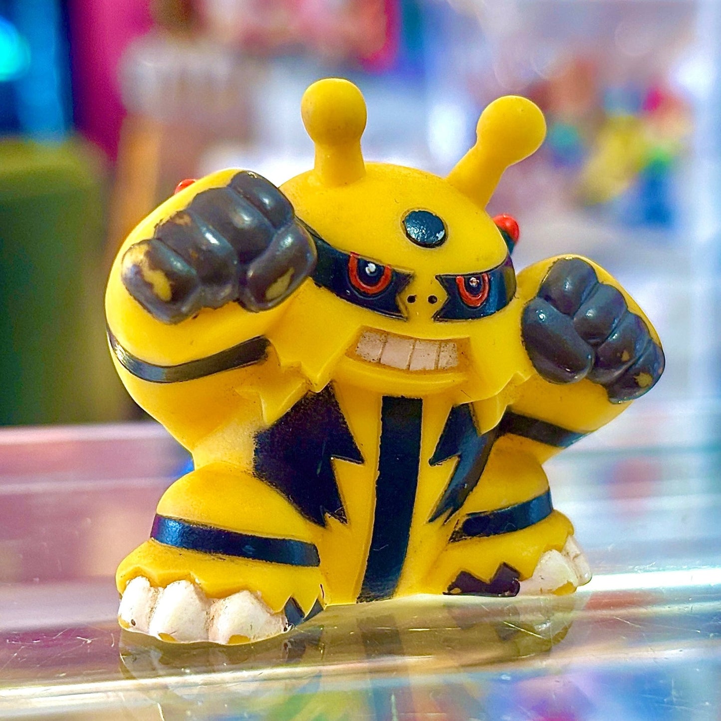 Pokemon: Electivire Finger Puppet Figure (Bandai, 2008) - PopCultGang