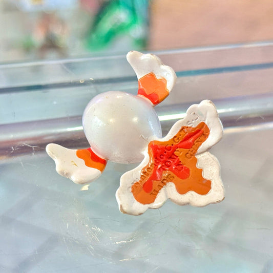 Pokemon: Goldeen Collectible Mini Figure (TOMY, Nintendo, 90s) - PopCultGang