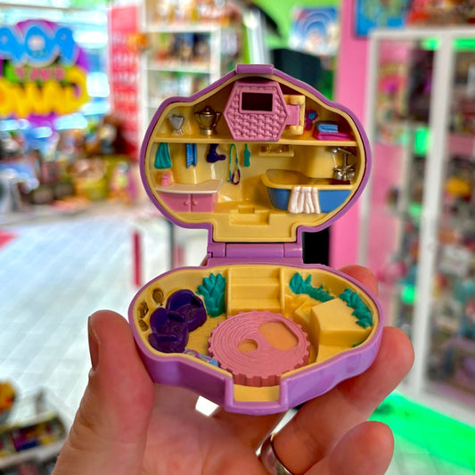 Polly Pocket: Dazzling Dog Show (compact only) - PopCultGang