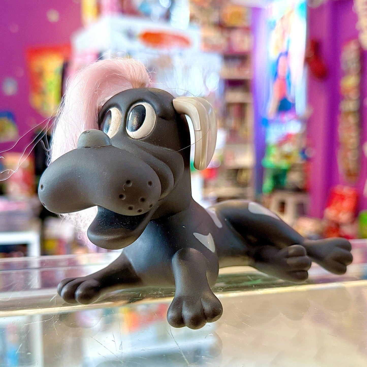 Puppy Care: Black Dog Pink Hair Figure (Hornby, 1985) - PopCultGang