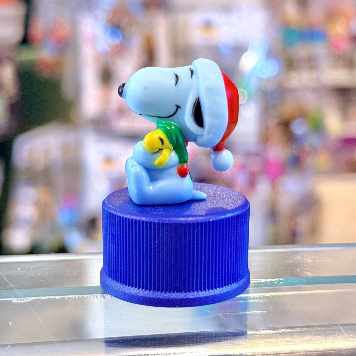 Snoopy & Peanuts: Snoopy & Woodstock With Santa Hat Pepsi Bottle Cap Figure (Japan Exclusive, 2000s) - PopCultGang