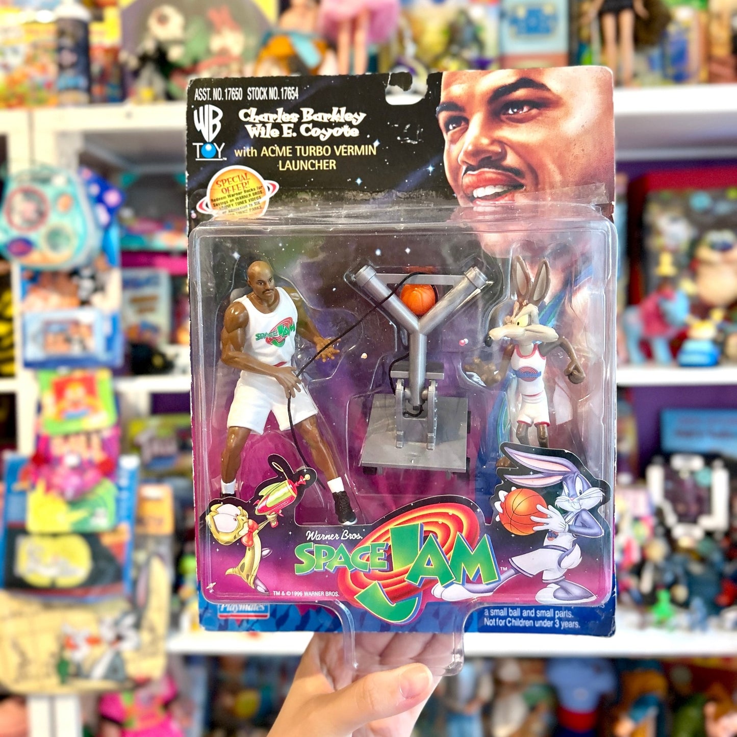 Space Jam: Charles Barkley / Wile E. Coyote with ACME Turbo Vermin Launcher (1996) - PopCultGang