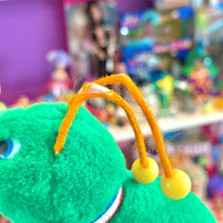 Tausendfüßler Caterpillar Green Plush (Lots - a - Lots - a - Leggggggs Bootleg, Herzl, 80s) - PopCultGang