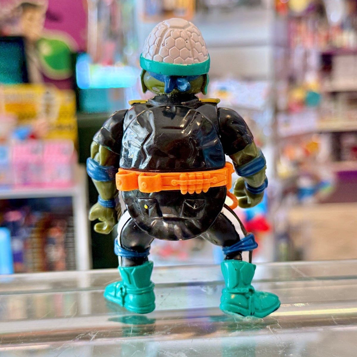 Teenage Mutant Ninja Turtles: Make My Day Leo The Kowabunga Crimefightin' Cop Action Figure - Policeman (Playmates, 1991) - PopCultGang