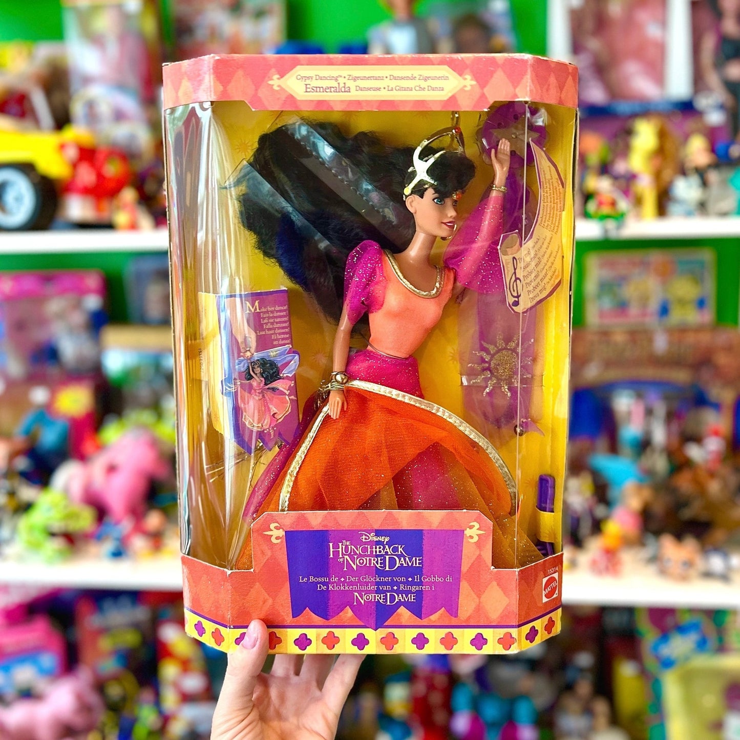 The Hunchback Of Notre Dame: Gypsy Dancing Esmeralda Doll (NIB, Mattel, 1995) - PopCultGang