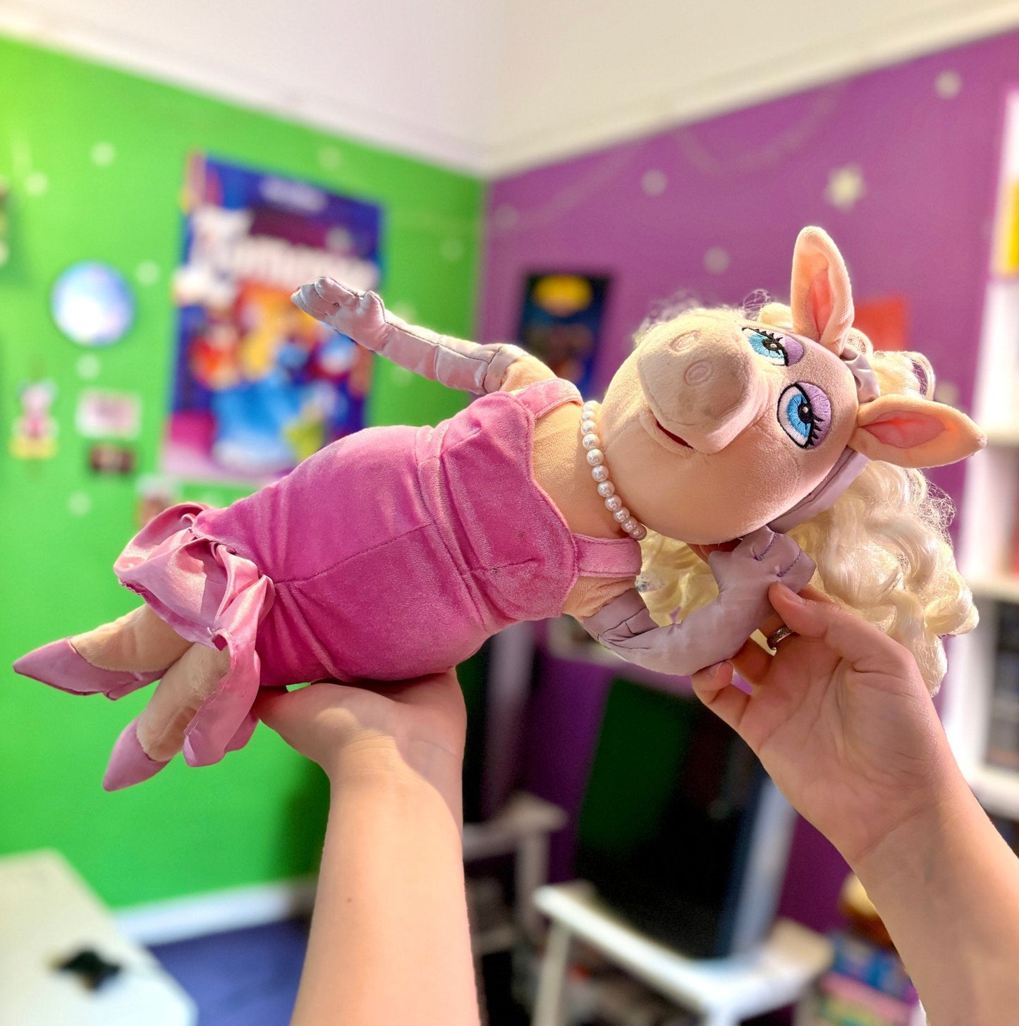 The Muppets - Miss Piggy Plush (Disney Store Exclusive) - PopCultGang