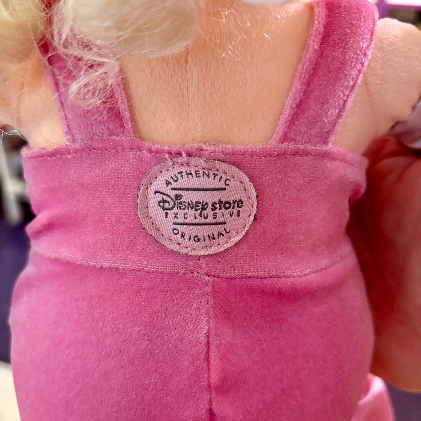 The Muppets - Miss Piggy Plush (Disney Store Exclusive) - PopCultGang