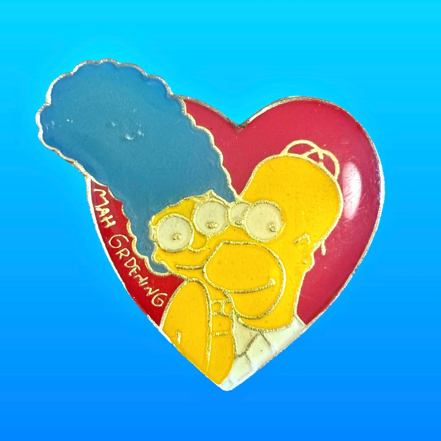 The Simpsons: Marge & Homer Heart Enamel Pin (90s) - PopCultGang