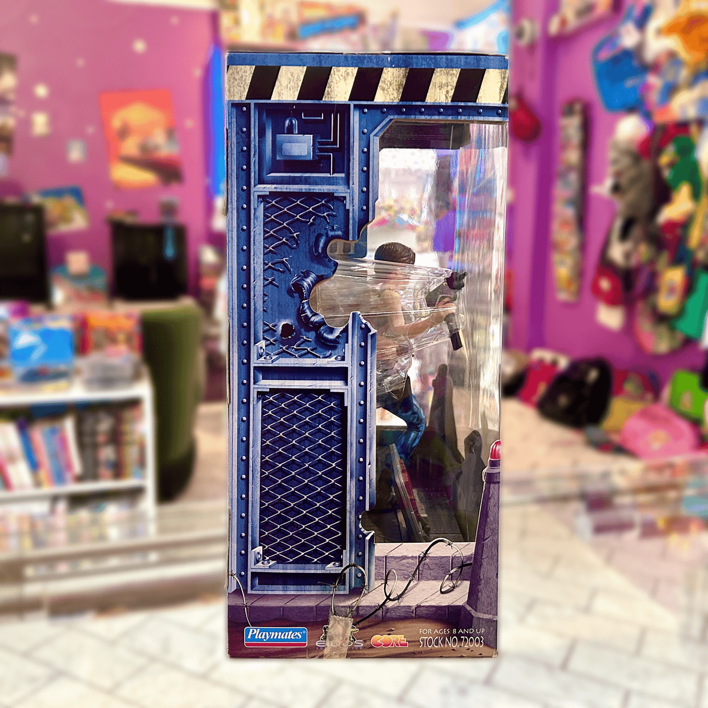 Tomb Raider: Area 51 Statue (Playmates, 1999) - PopCultGang