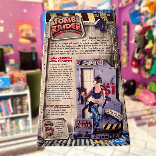 Tomb Raider: Area 51 Statue (Playmates, 1999) - PopCultGang