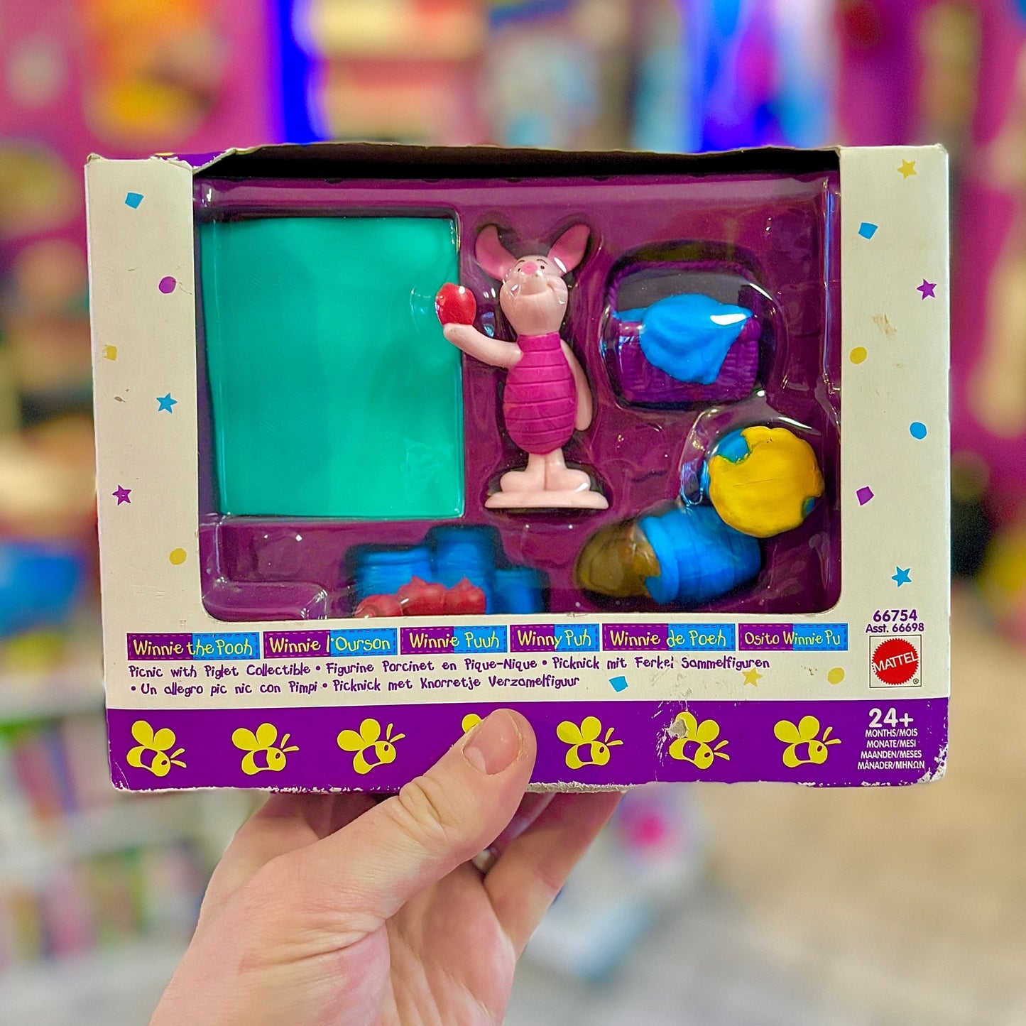 Winnie The Pooh: Picnic with Piglet Collectible Figurine (Hasbro, NIB, 90s) - PopCultGang