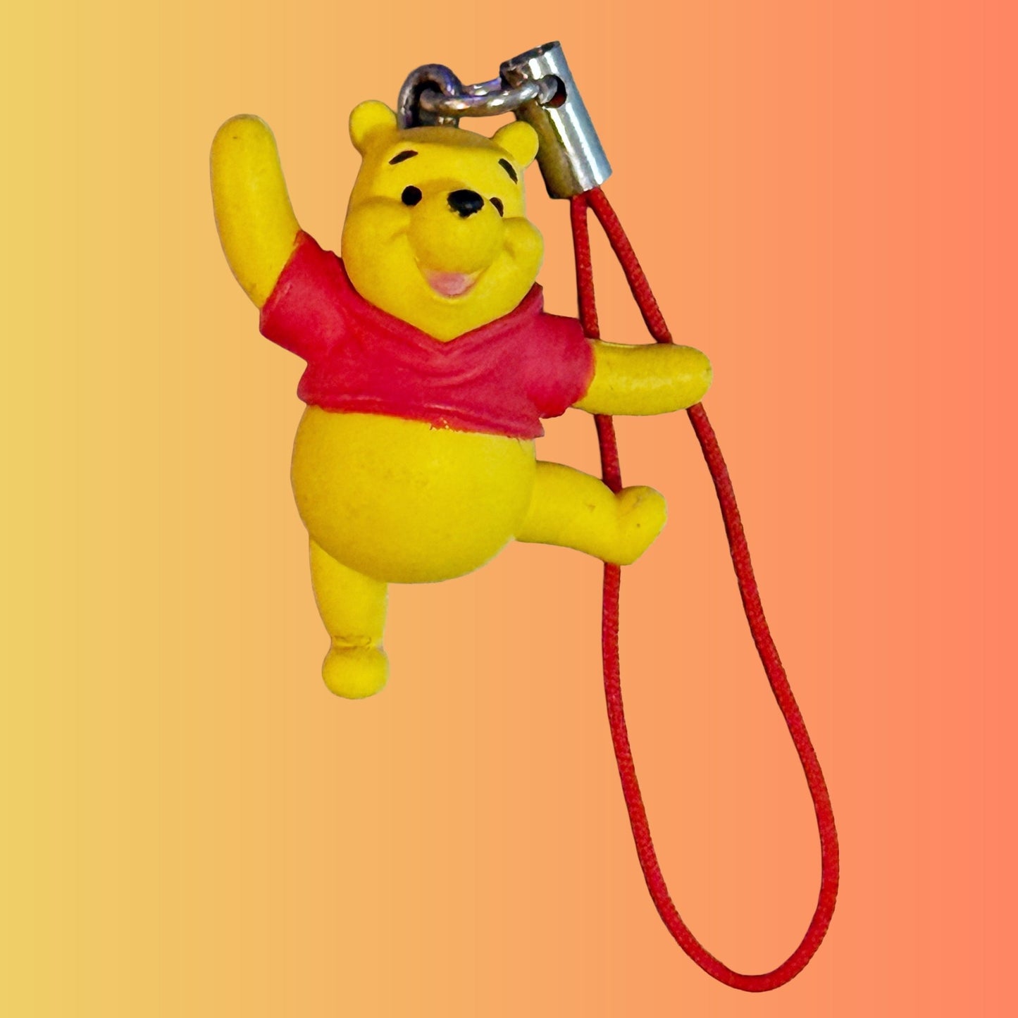 Winnie The Pooh Waving - Phone Charm Dangler Gachapon (Disney, 2000s) - PopCultGang