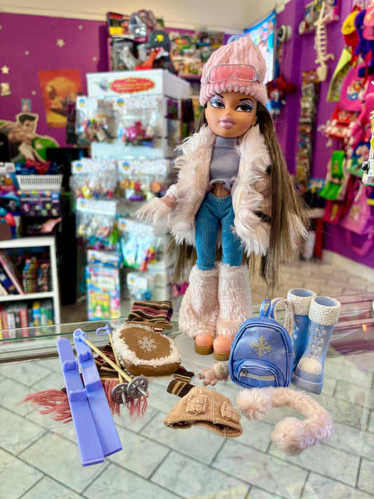 Bratz: Wintertime Wonderland Yasmin (MGA, 2003)
