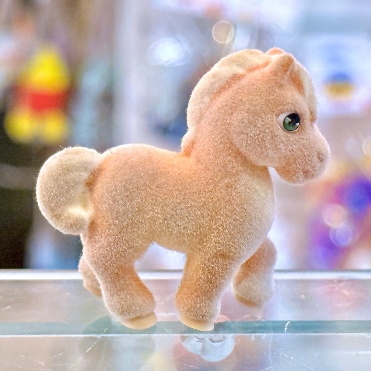 Pony In My Pocket Gen 2 - Senator - American Cream Draft #15 - Fluffy Flocked Horse Mini Figure (MEG, 2007)