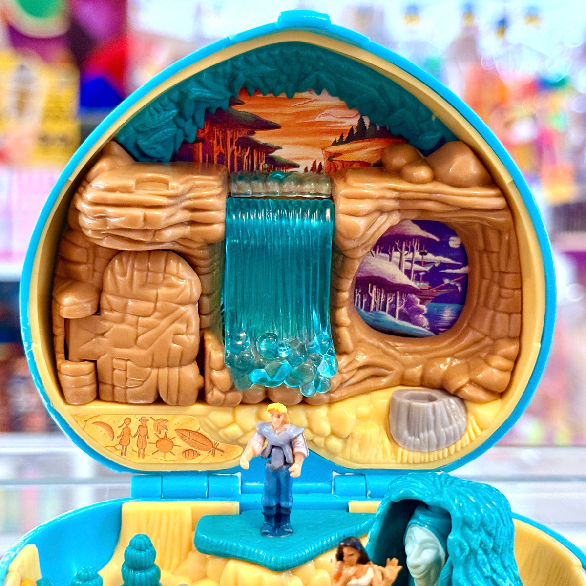 Disney's Pocahontas: Polly Pocket Compact Playset - Complete With All Figures (Mattel, 1995)