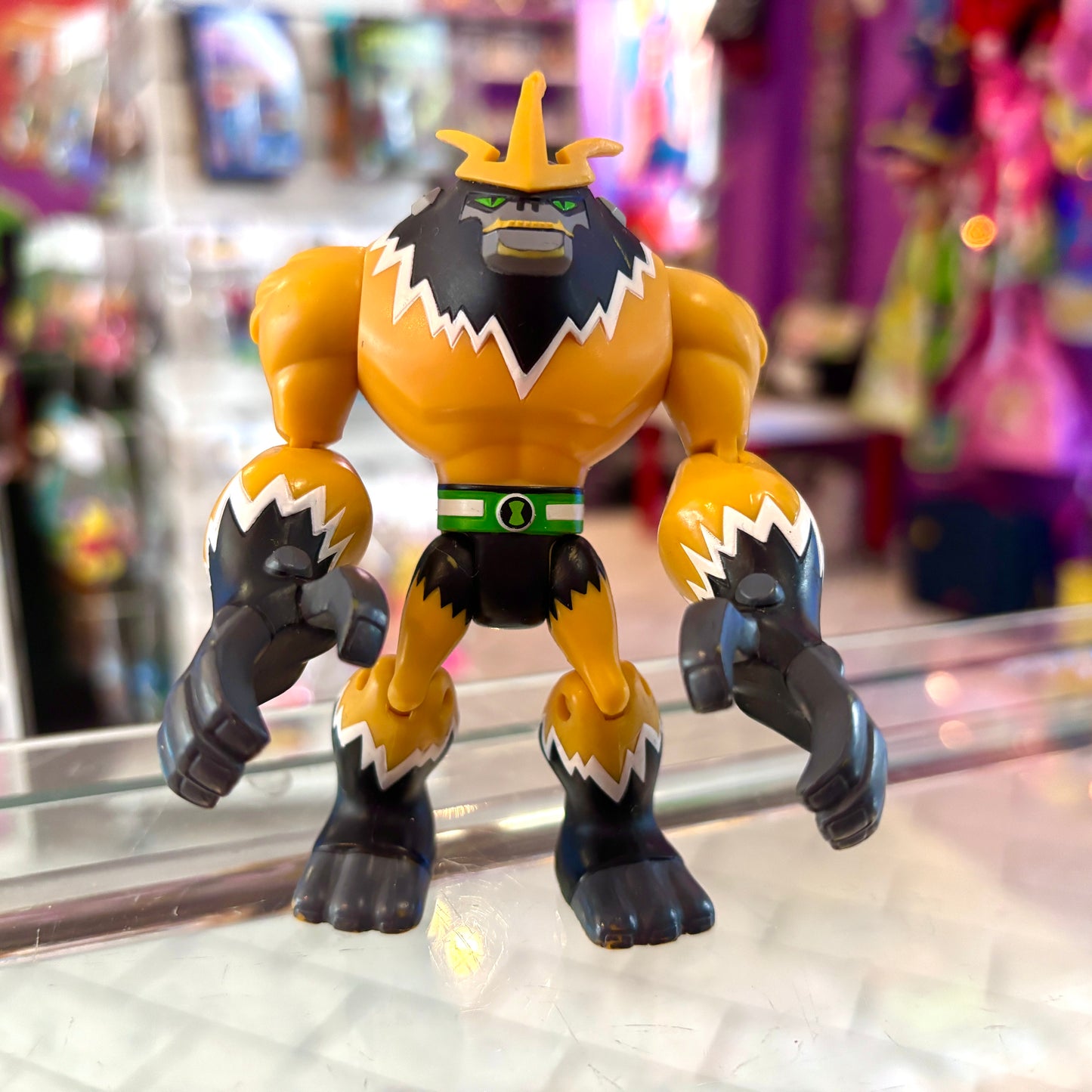 Cartoon Network Ben 10: Ultimate Alien - Shocksquatch Action Figure (Bandai, 2010s)