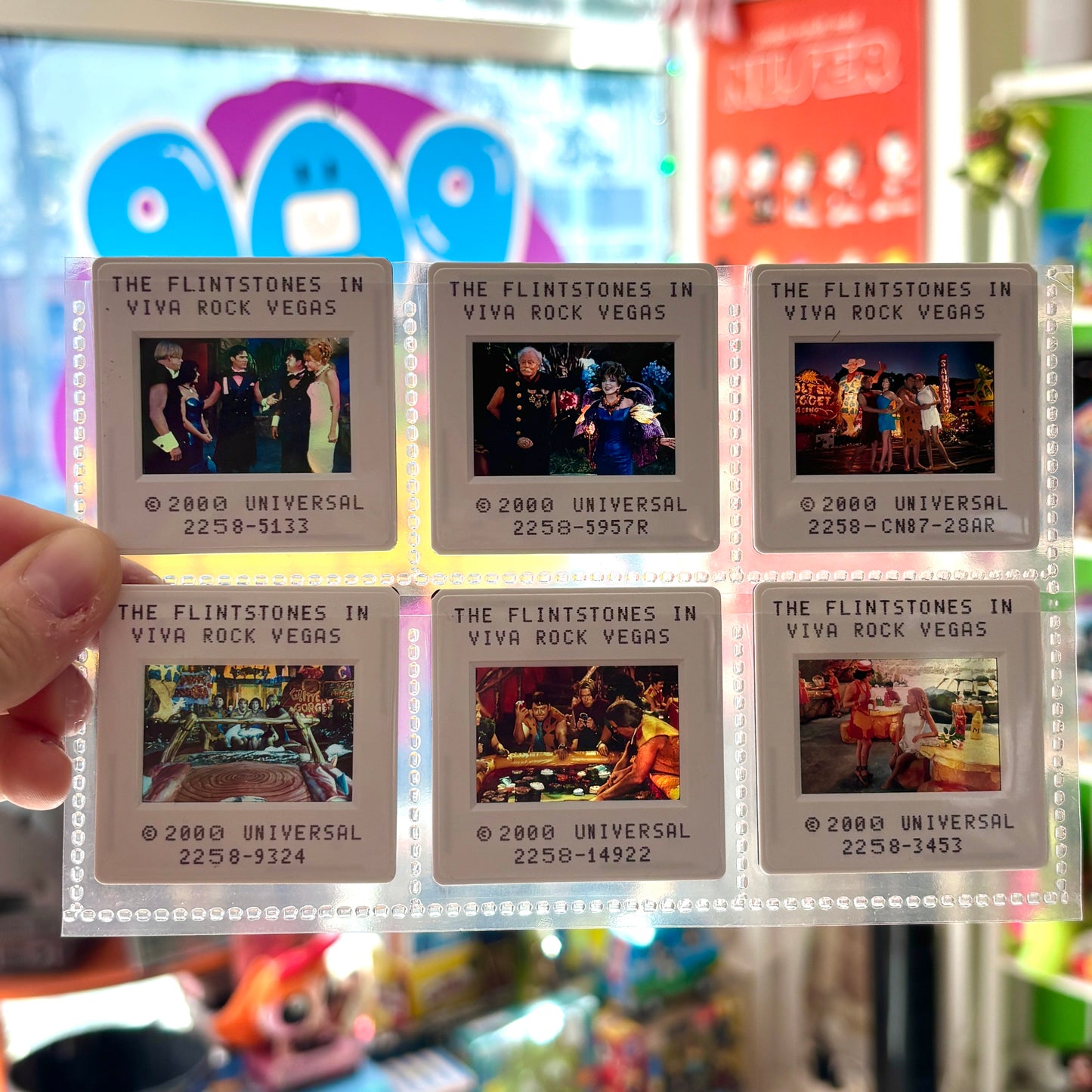 The Flintstones in Viva Rock Vegas Press-Kit (Universal Pictures, 2000)
