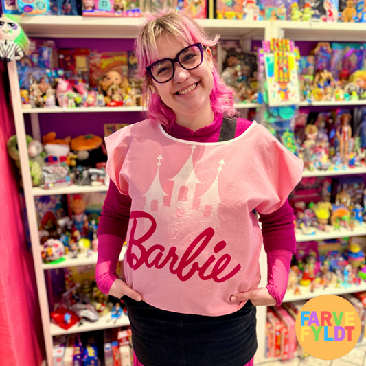 Barbie Castle Y2K Logo Upcycled Shirt (FARVEFYLDT x POPCULTGANG)
