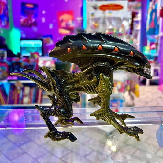 Aliens: Wild Boar Action Figure (Kenner, 1994) - PopCultGang