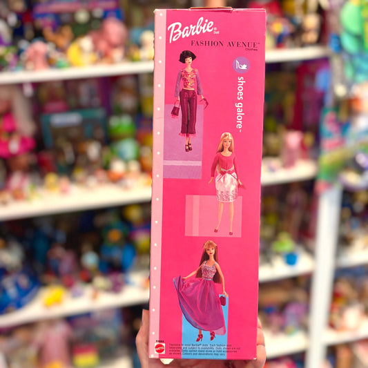 Barbie: Shoes Galore Fashion Avenue (Mattel, 2001) - PopCultGang