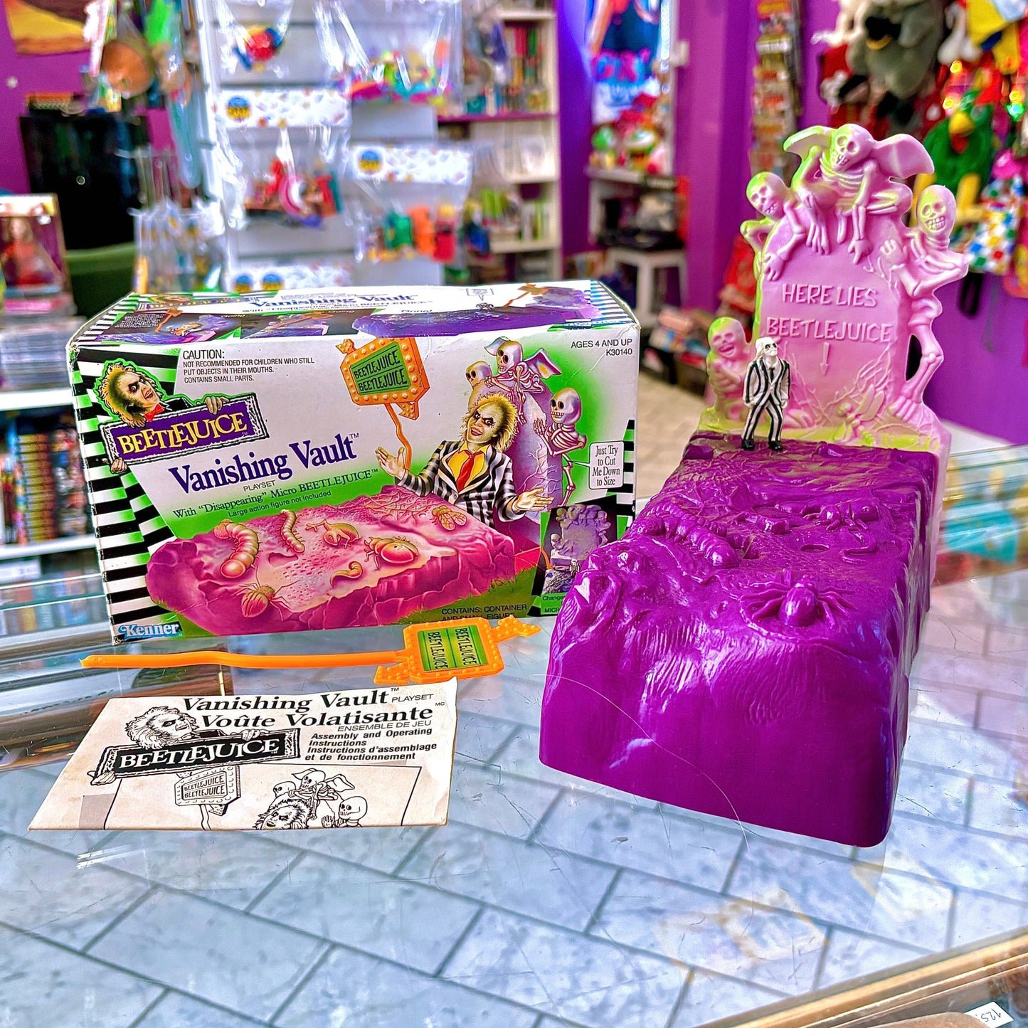 Beetlejuice: Vanishing Vault Playset (Kenner, 90s) - PopCultGang