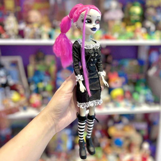BeGoth Bleeding Edge Goths: "Lolita Sun" Fashion Doll - (Crypt Club Exclusive, Series 1, 2003) - PopCultGang