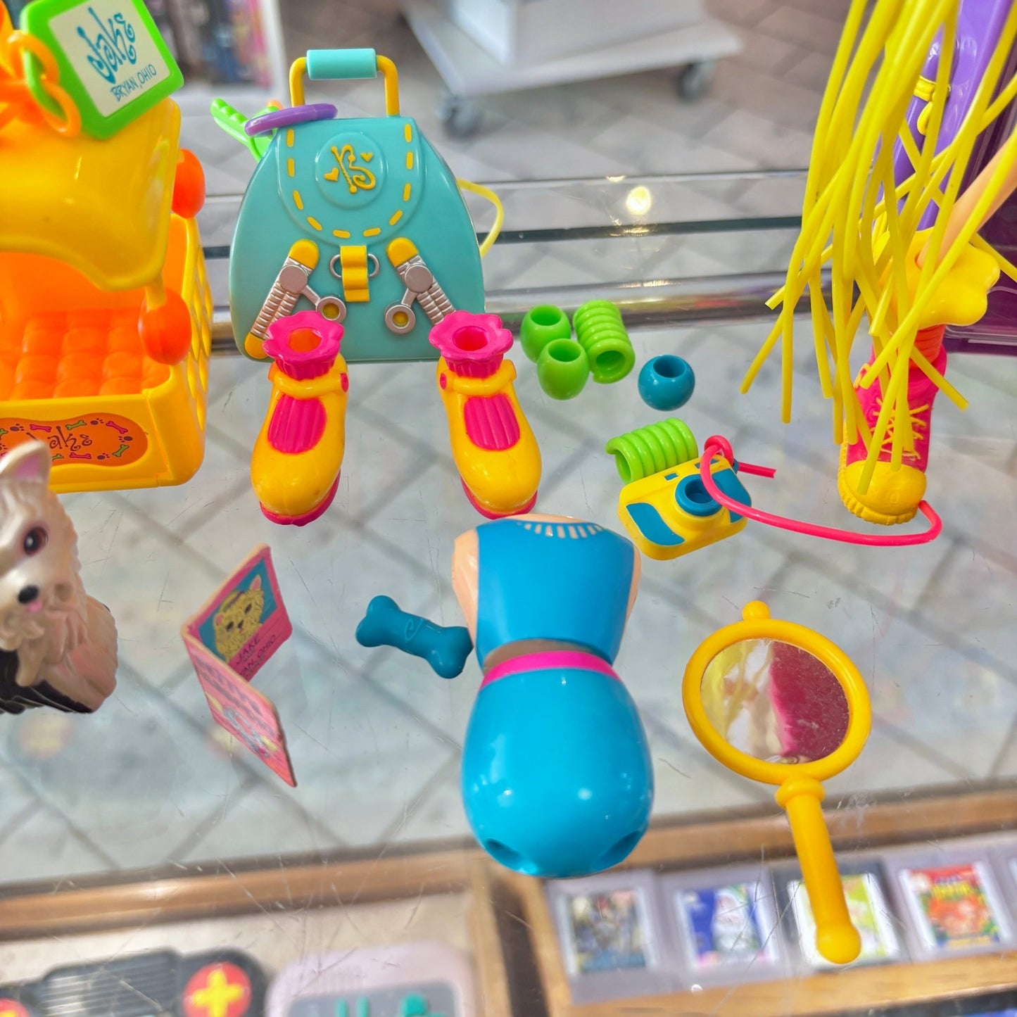 Betty Spaghetty: Around The World Travel Set - Jake & Betty (2000s) - PopCultGang