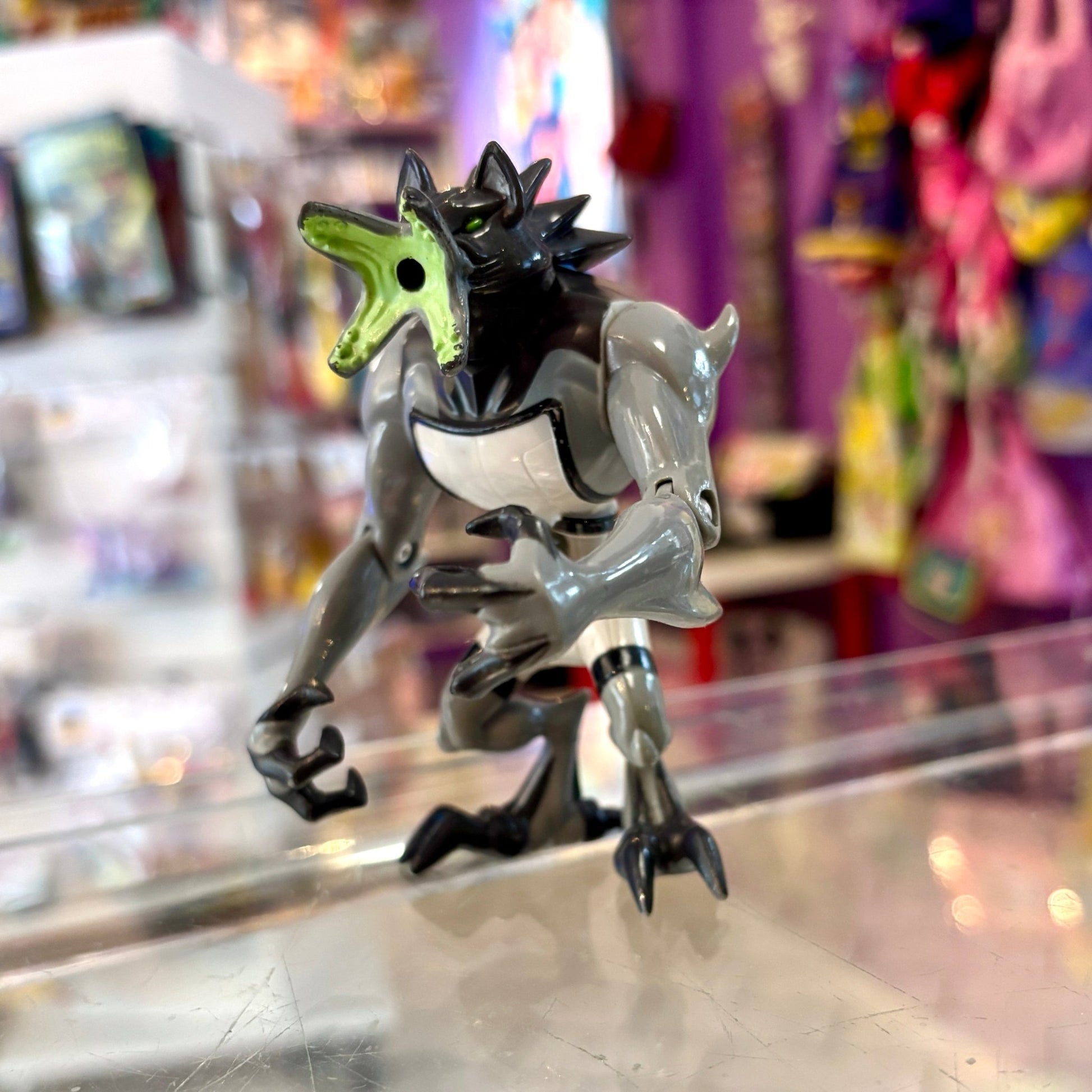Cartoon Network Ben 10: Ultimate Alien - Benwolf Blitzwolfer Action Figure (Bandai, 2010s) - PopCultGang
